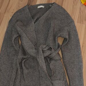 Elegant Gray Women's Sweater